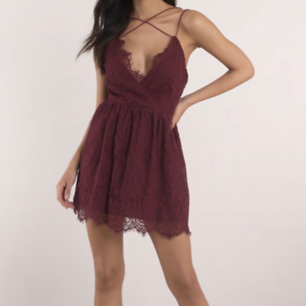 Tobi women Lace Mini Dress In Wine